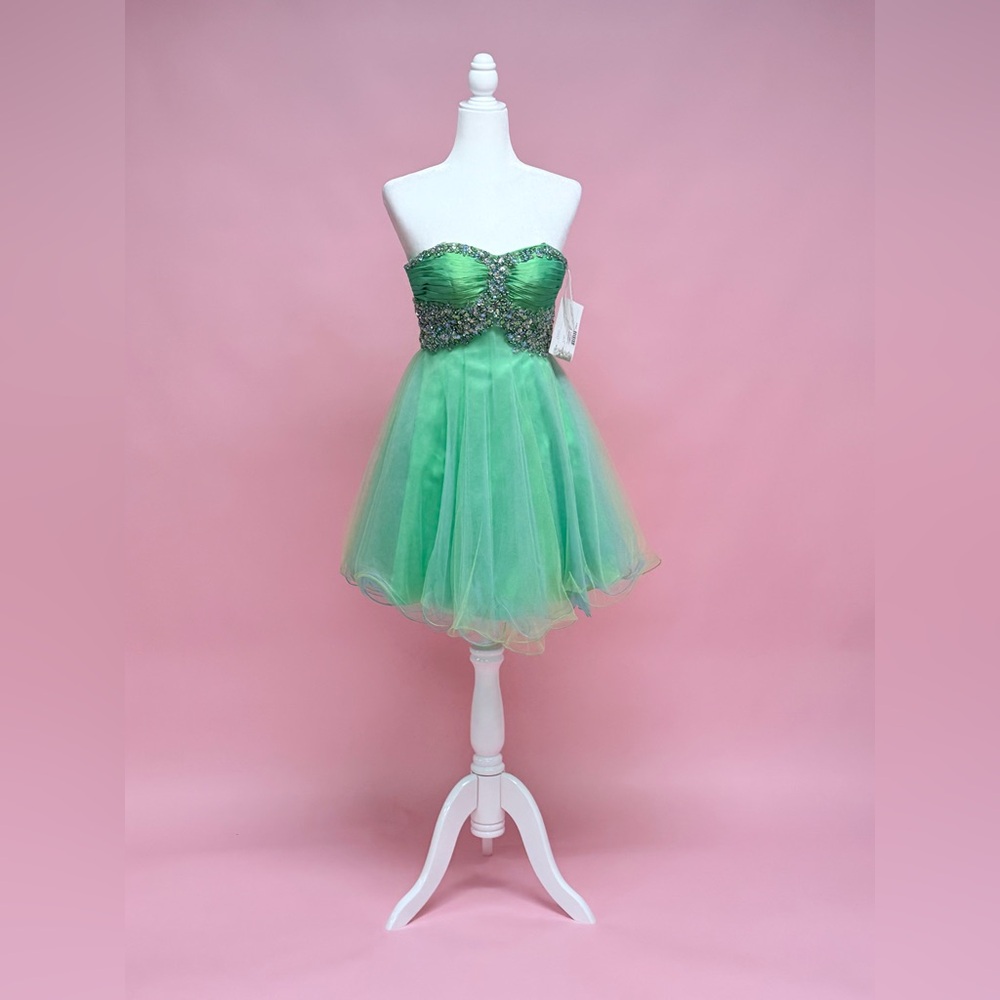 Mac Duggal Lime Colored Dress - Picture 2 of 12